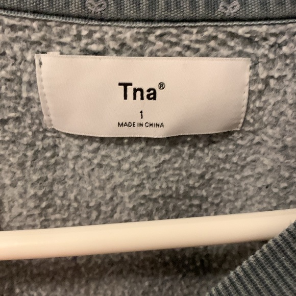 Aritzia Crewneck - Picture 3 of 3